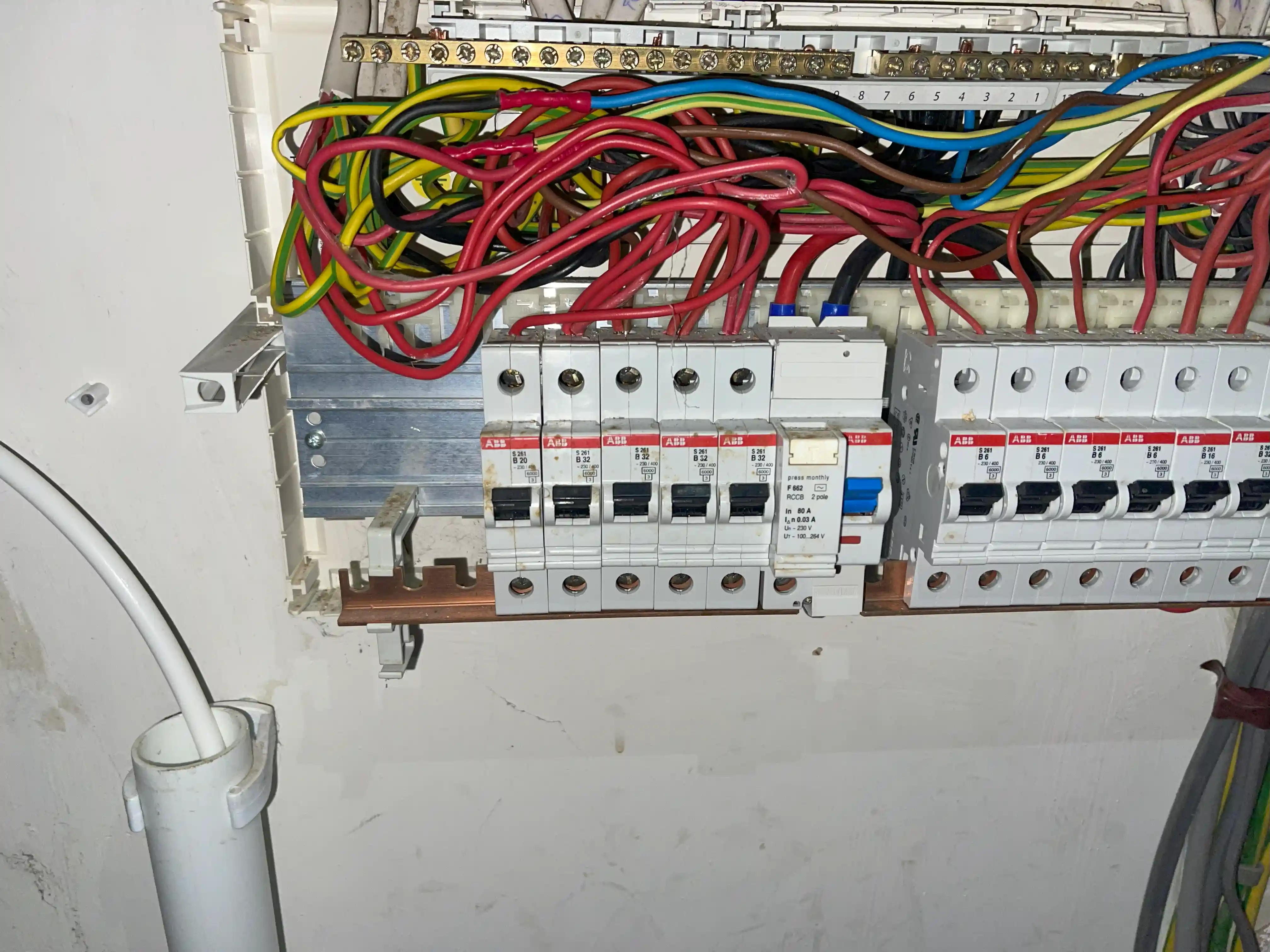 24 Hours Emergency Electrician near Hounslow